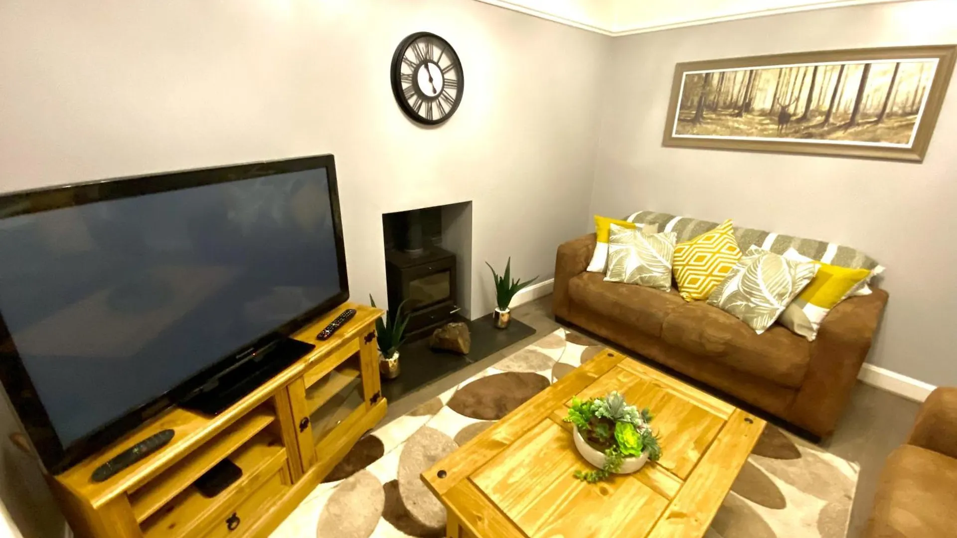 4 Bedroom House Near Gloucester City Centre With Driveway - Ideal For Contractors Σπίτι διακοπών
