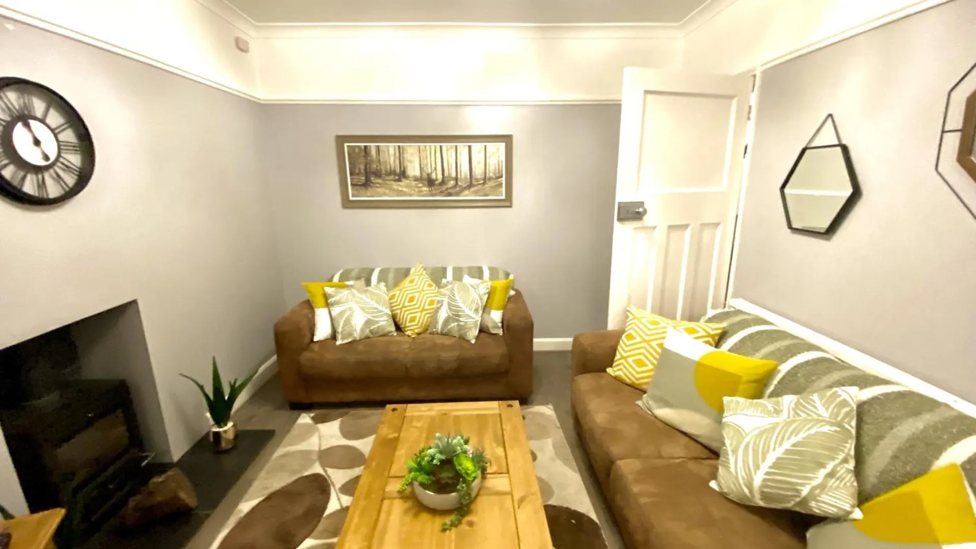Σπίτι διακοπών 4 Bedroom House Near Gloucester City Centre With Driveway - Ideal For Contractors