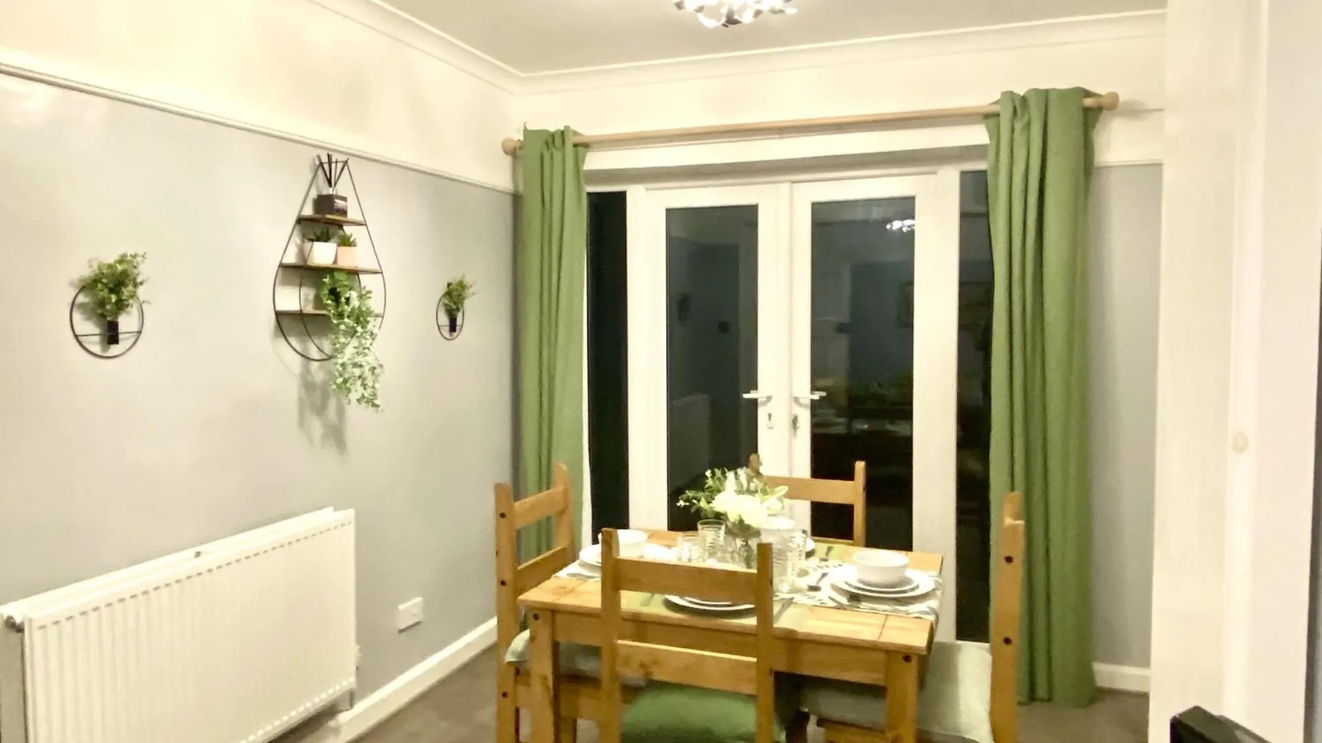 4 Bedroom House Near Gloucester City Centre With Driveway - Ideal For Contractors 0*,  Ηνωμένο Βασίλειο